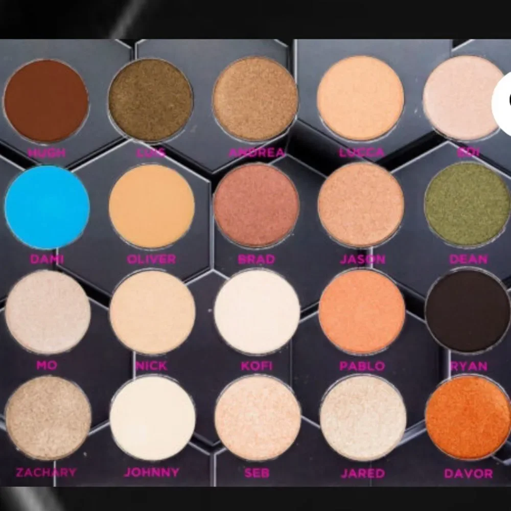 Beebeauty London Barbarella Eyeshadow Palette 20 pretty shades